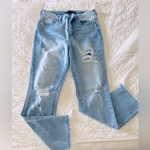 Risen High Rise Distressed Jeans Size 5/27.